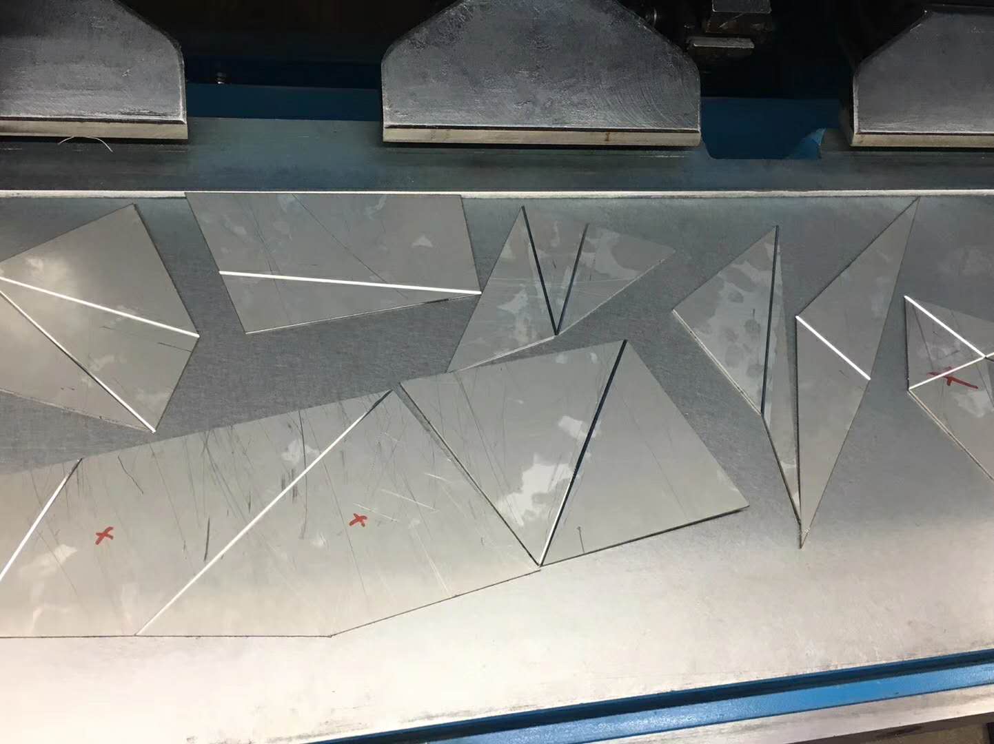 國輝刨槽機(jī)已抵達(dá)泰國，客戶很滿意